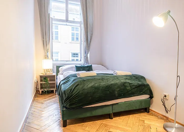 Spacious 2br With Living In * Vienna