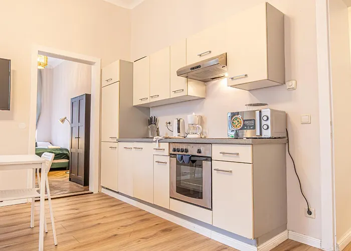 Spacious 2br With Living In Apartment Vienna