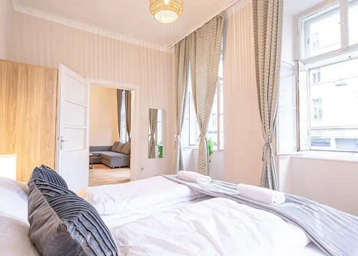 Spacious 2br With Living In Vienna