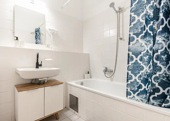 Apartment Spacious 2br With Living In Vienna